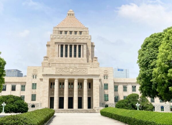 【2021年2月】内閣府発表データから読み解く!コロナ禍における小売・EC業界への影響