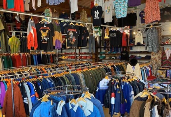 商品数を増やすと売上が伸びる古着のEC販売、古着専門店「RUSHOUT」に 