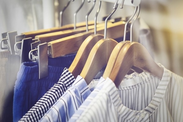 衣類、服装雑貨など