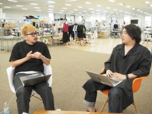 リアルな場で商品を仕入れるメリットとは？SynaBizが始めた