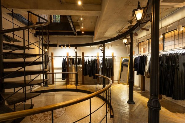 ファッションD2Cブランド「foufou（フーフー）」が東京・千駄ヶ谷に旗艦店オープン、螺旋階段が象徴的なクラシカル空間で世界観を表現