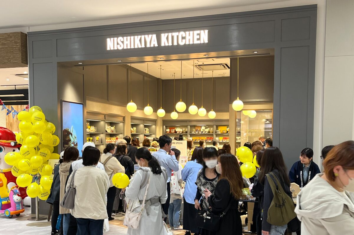 オープン時100人以上が並んだイオンモール名取店