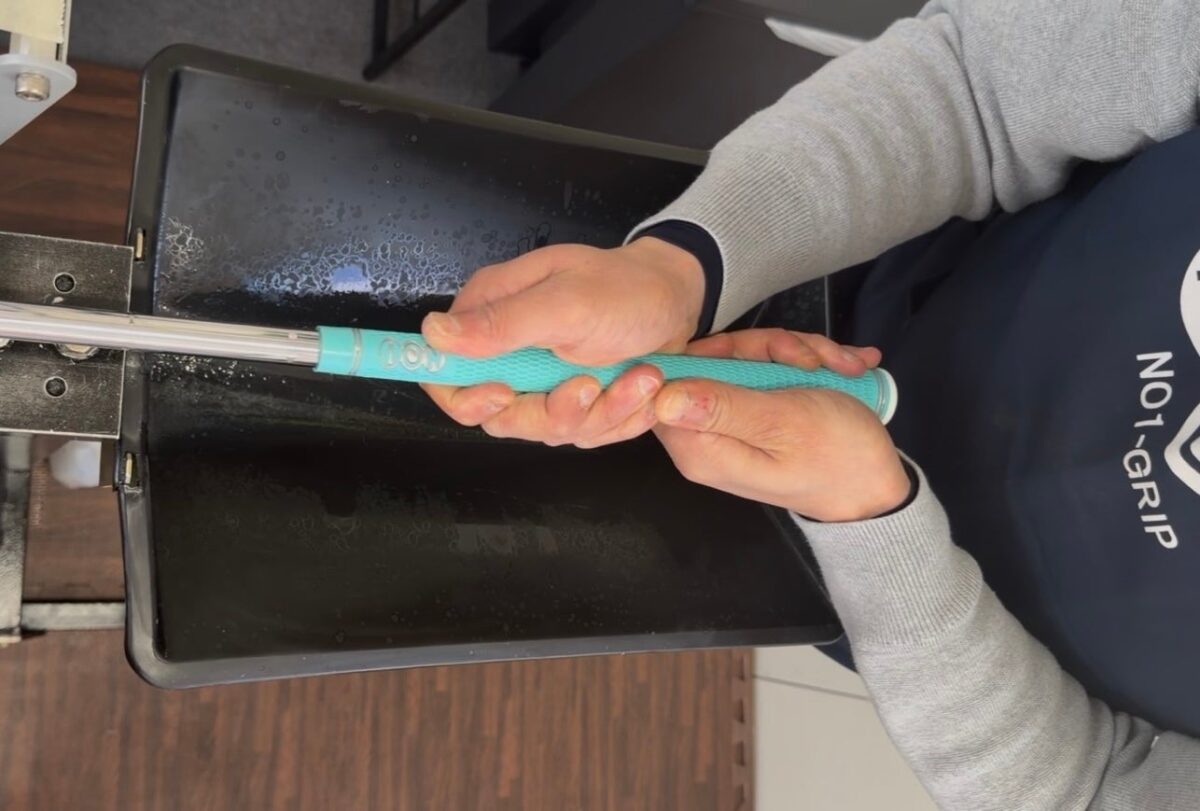 NO1-GRIP スタッフが直接グリップ交換