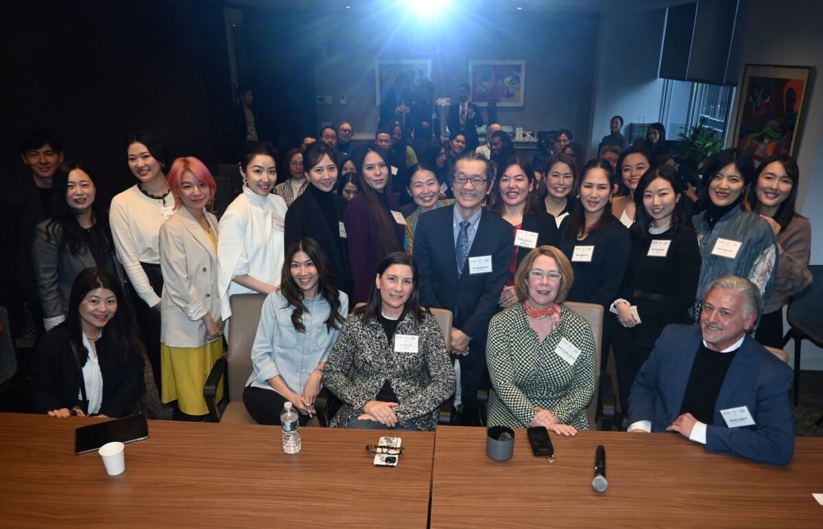 現地ファミリー層にユーザーインタビューを行った東京都女性ベンチャー成長促進事業 APT Women NY プログラムでの様子