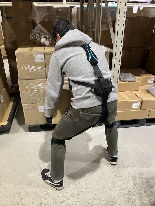 イノフィス、EC物流のベックにアシストスーツ「マッスルスーツSoft-Power」を納品